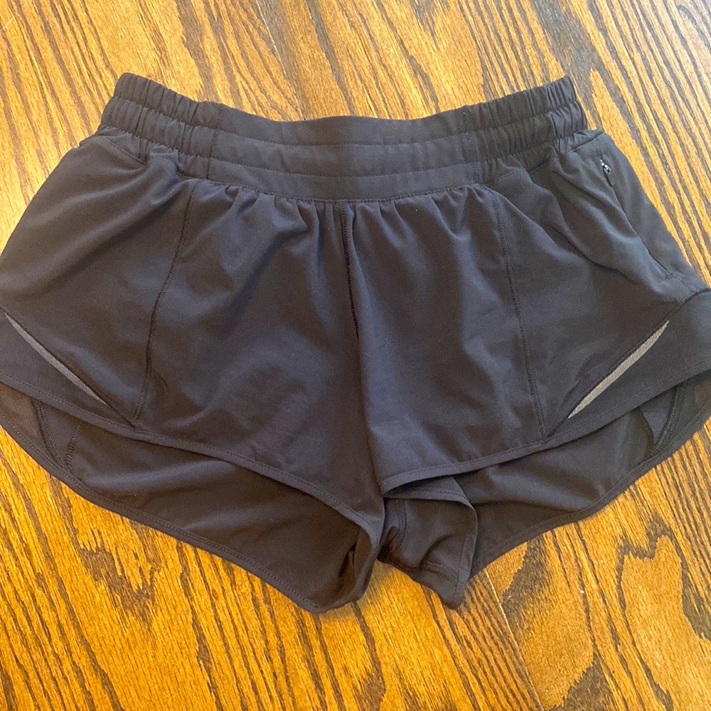 -lululemon hotty hot high rise shorts black